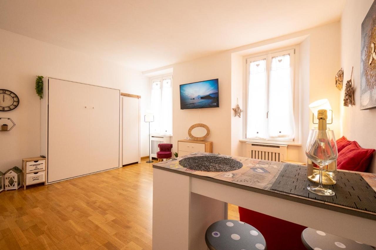 Portatorre Suite, A Charming Apartment In The Heart Of Como, Free Private Parking, Air Conditioning & More! Bagian luar foto