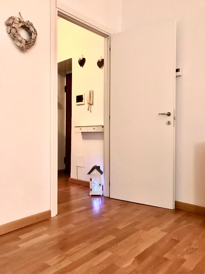 Portatorre Suite, A Charming Apartment In The Heart Of Como, Free Private Parking, Air Conditioning & More! Bagian luar foto