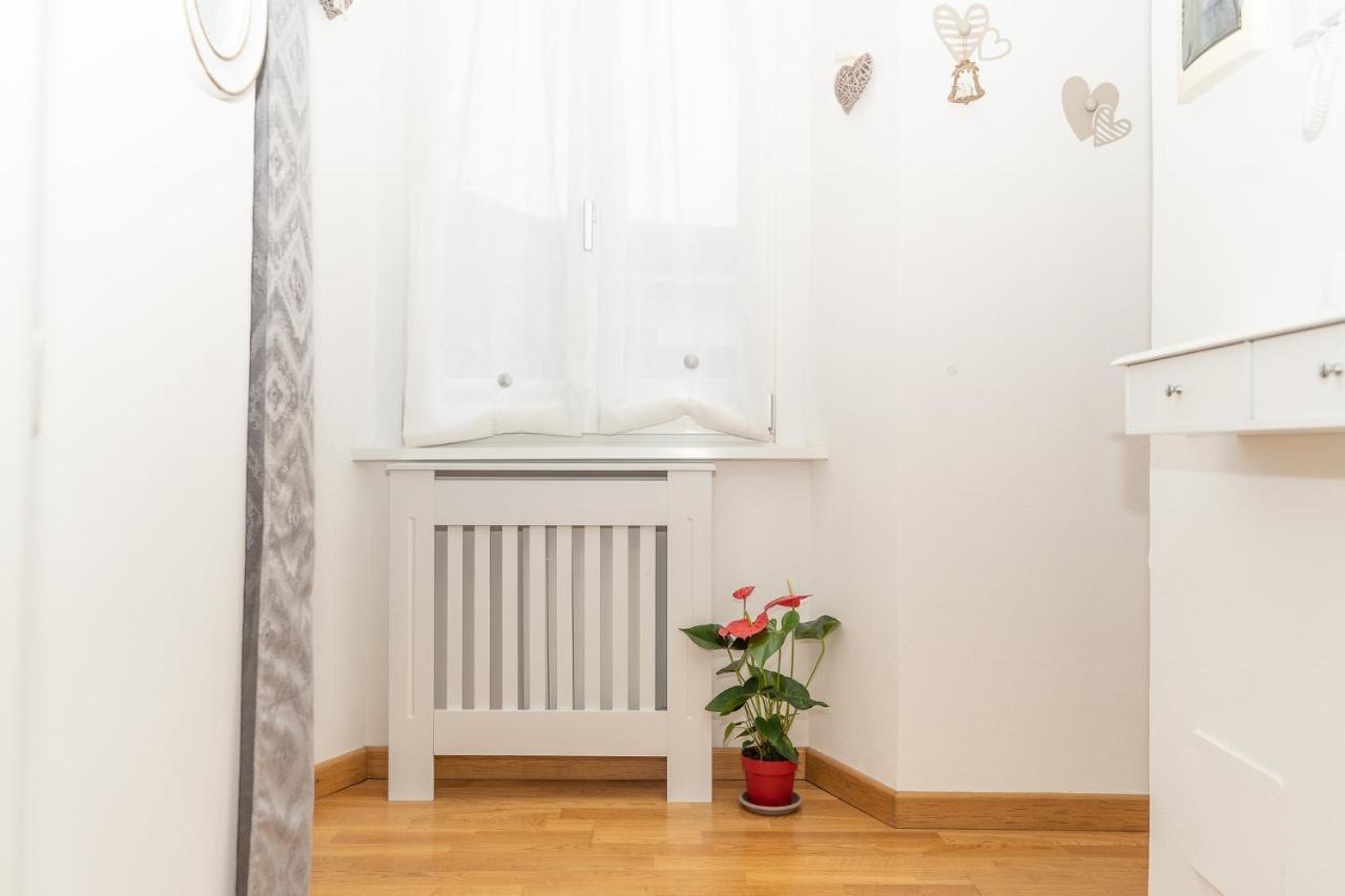 Portatorre Suite, A Charming Apartment In The Heart Of Como, Free Private Parking, Air Conditioning & More! Bagian luar foto