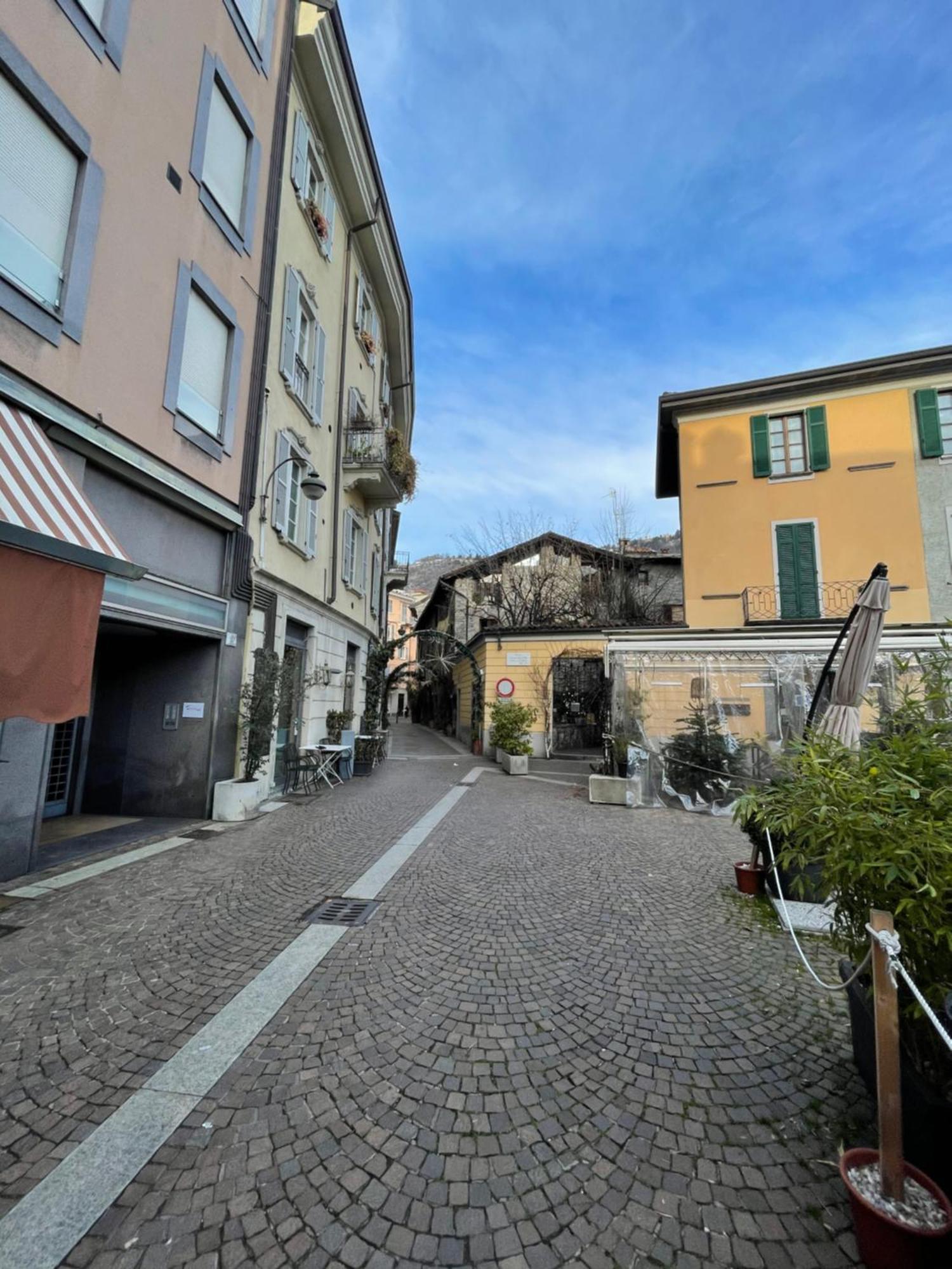 Portatorre Suite, A Charming Apartment In The Heart Of Como, Free Private Parking, Air Conditioning & More! Bagian luar foto